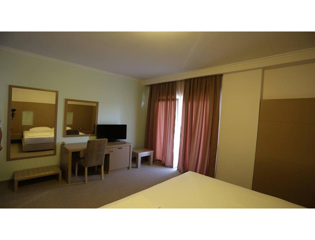 Hotel Voloreka Tushemisht Phòng bức ảnh