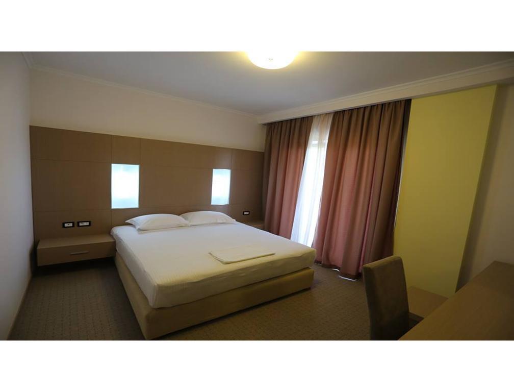 Hotel Voloreka Tushemisht Phòng bức ảnh