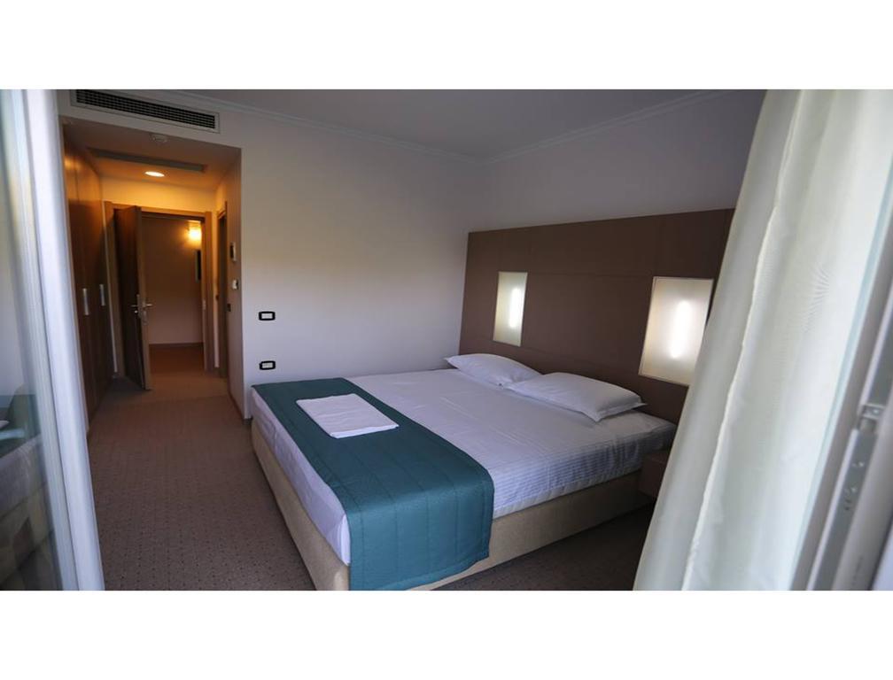 Hotel Voloreka Tushemisht Phòng bức ảnh