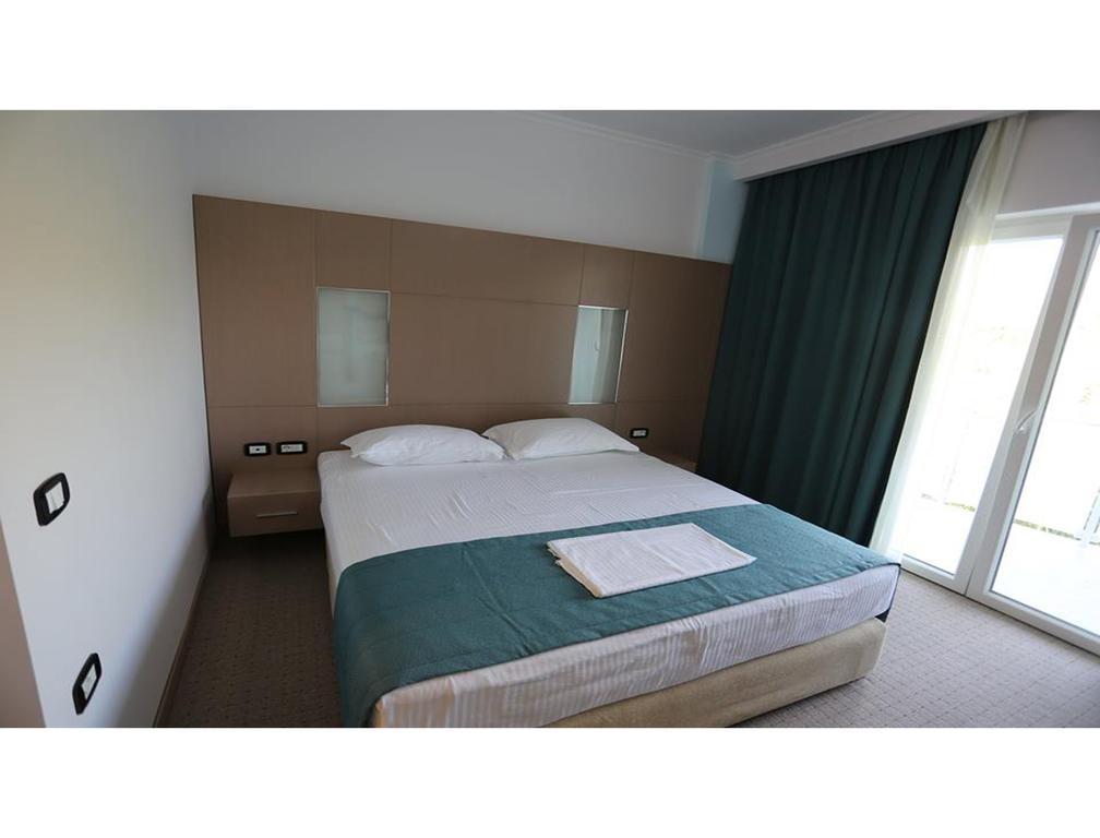 Hotel Voloreka Tushemisht Ngoại thất bức ảnh